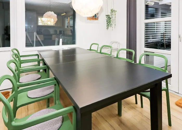 10 Person In Hadsund-by Traum